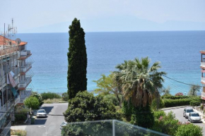 Sea view luxury apartment in Nea Kallikratia.